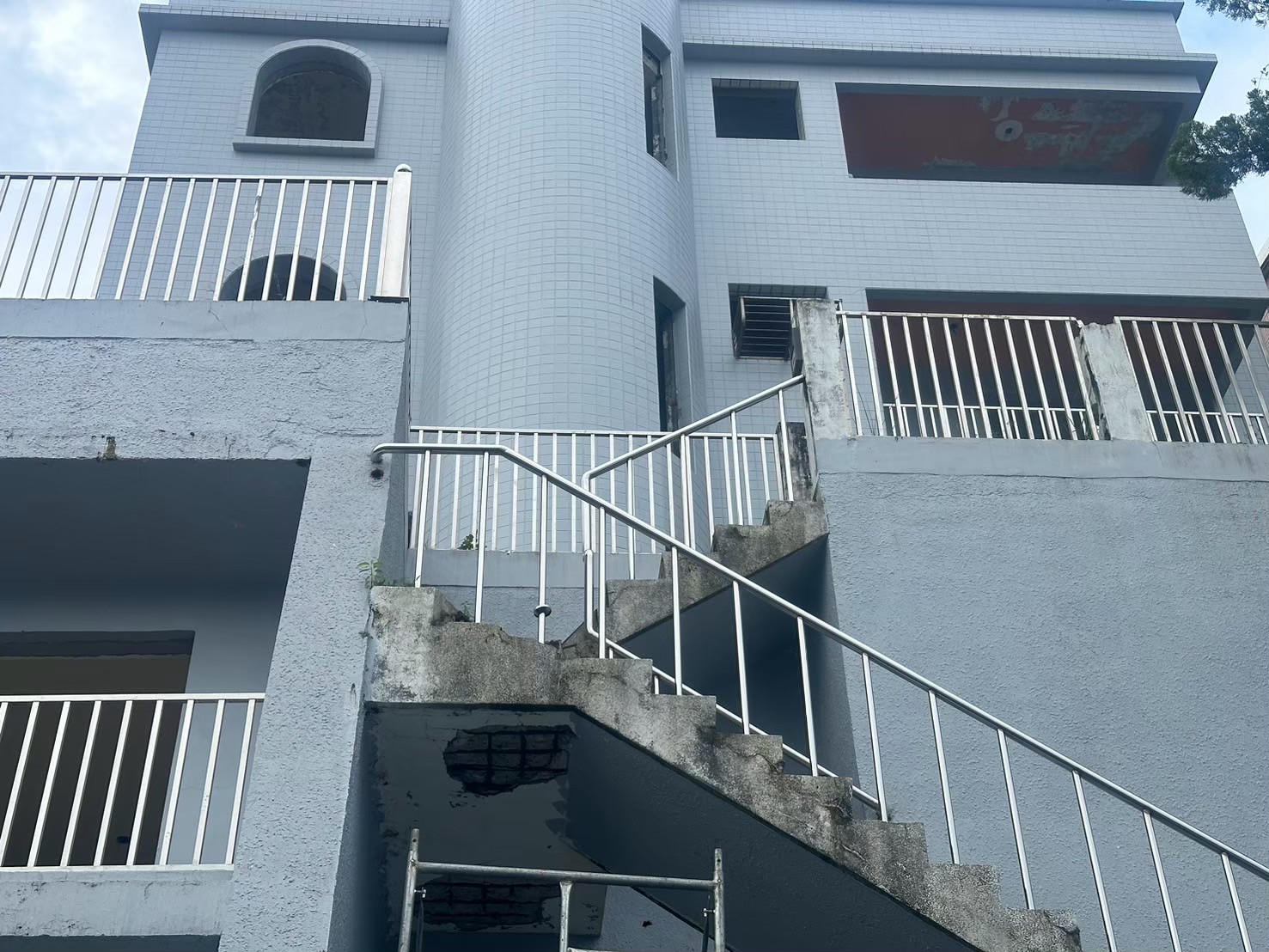 住宅不鏽鋼樓梯扶手・戶外安全欄杆工程 工程實績照片